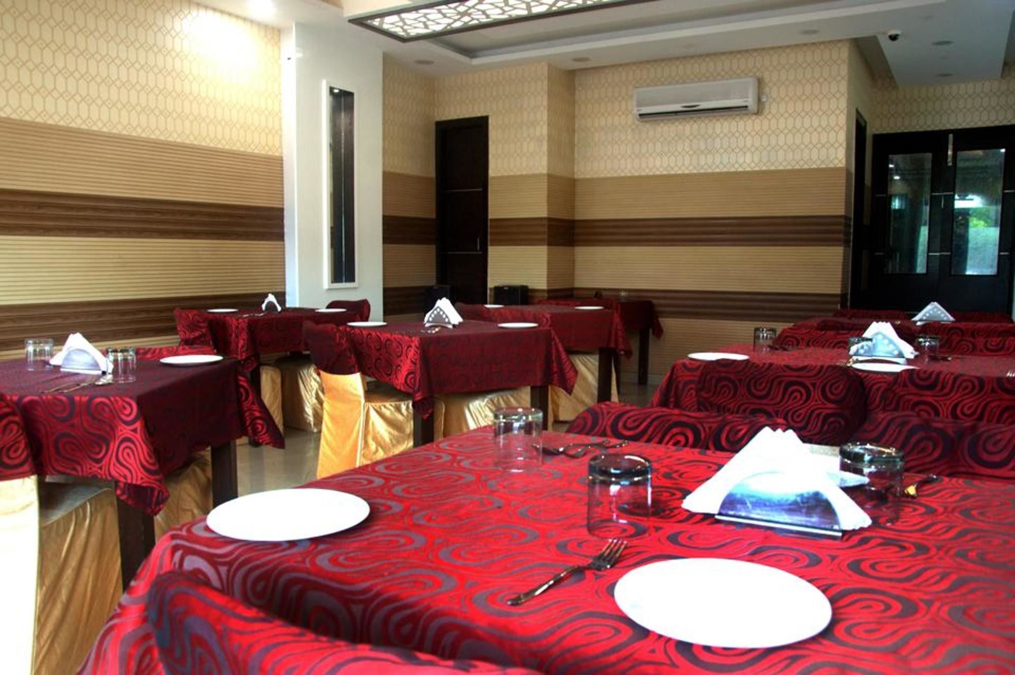 Capital O 1391 Hotel Pushpa Vilas Ghaziabad Esterno foto