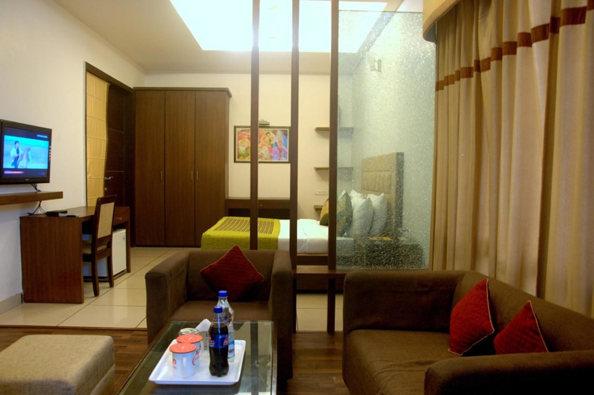 Capital O 1391 Hotel Pushpa Vilas Ghaziabad Esterno foto