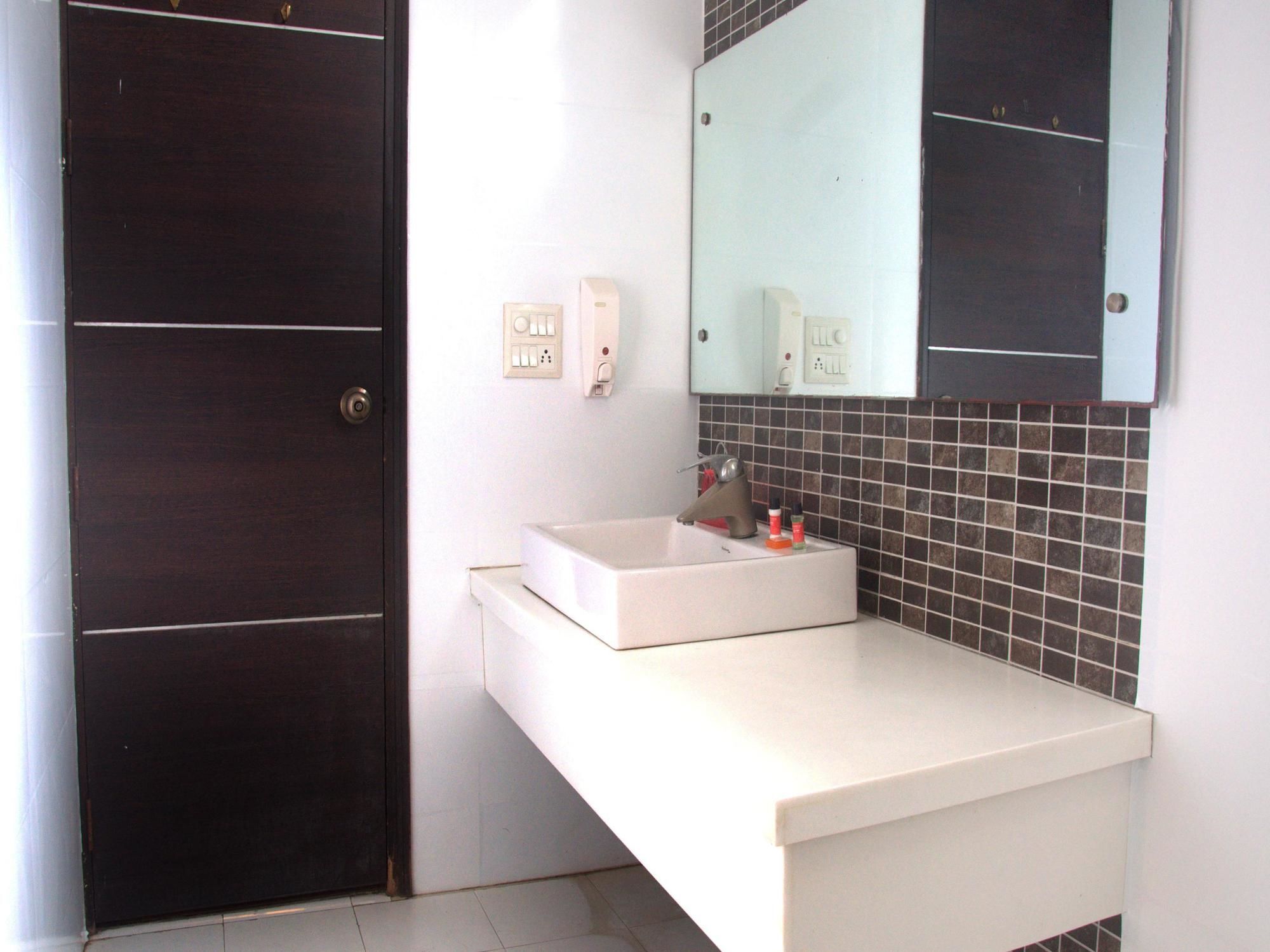 Capital O 1391 Hotel Pushpa Vilas Ghaziabad Esterno foto