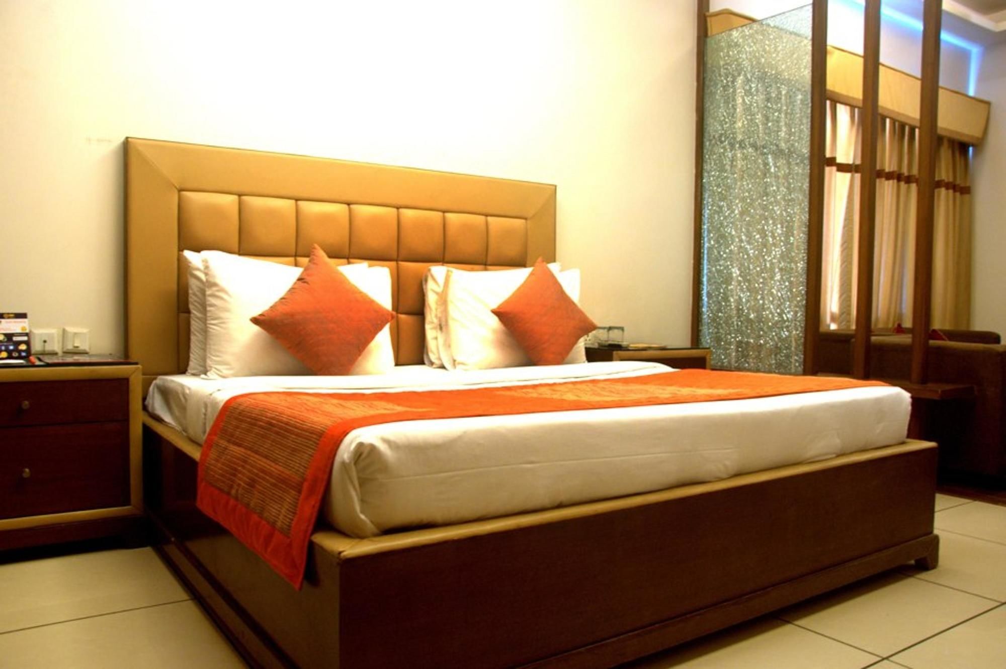 Capital O 1391 Hotel Pushpa Vilas Ghaziabad Esterno foto